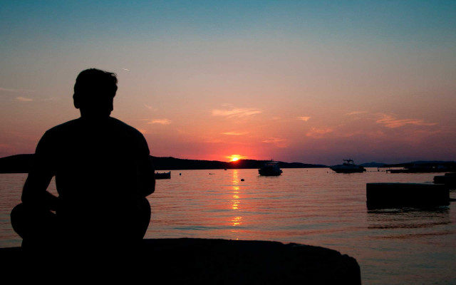 Puesta de sol en un velero en Mallorca | Hotel Finca Serena